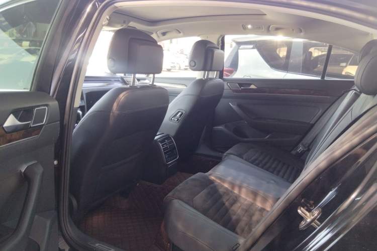 Used Volkswagen Magotan 2017 330TSI DSG Luxury Model
