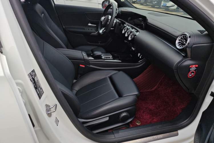 Used Mercedes-Benz A-Class 2022 Restyled A 200 L Sport Sedan Fashion Version
