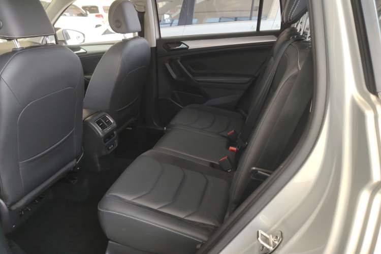 Used Volkswagen Tiguan L 2017 330TSI Automatic Two-Wheel Drive Luxury Edition
