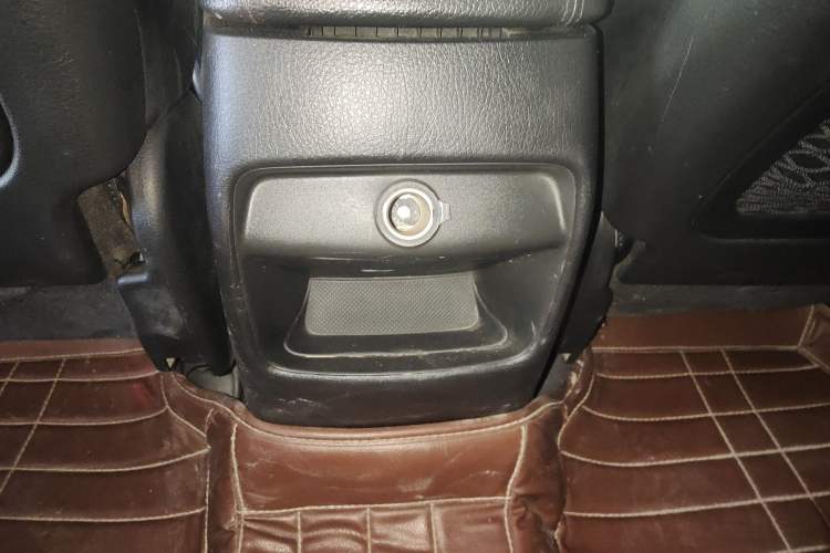 Used Kia Sorento 2013 2.4L 5-Seater Gasoline Comfort Version China IV Standard
