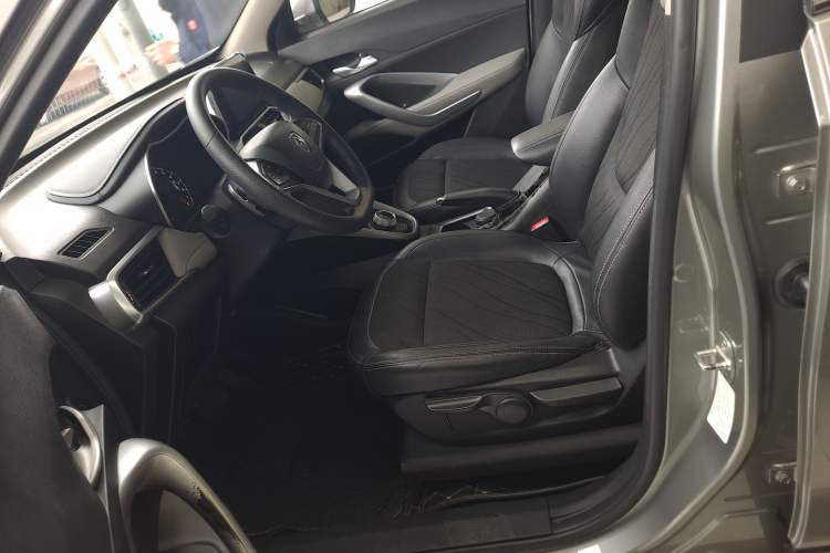 Used Baojun 510 2017 1.5L Automatic Fashion Model
