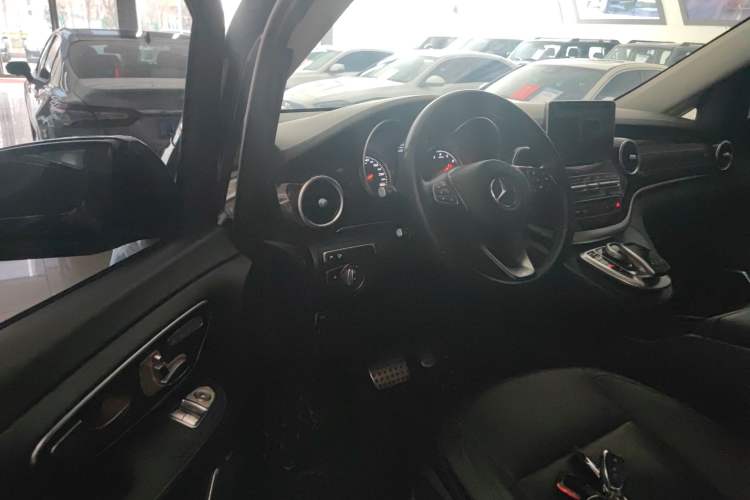 Used Mercedes-Benz V-Class 2017 V 260 L Prestige Extended Edition
