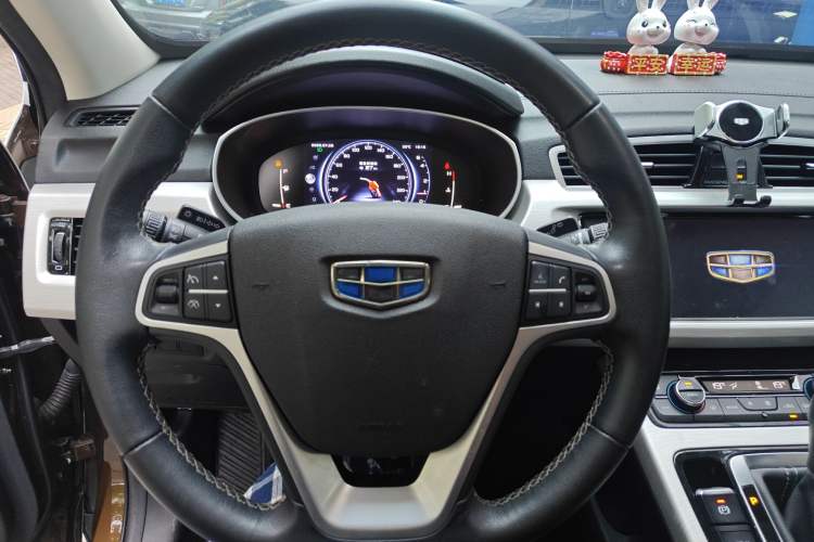 Used Geely Auto Emgrand X7 Sport 2018 1.8TD Automatic Two-Wheel Drive Smart Connect 4G Internet Edition
