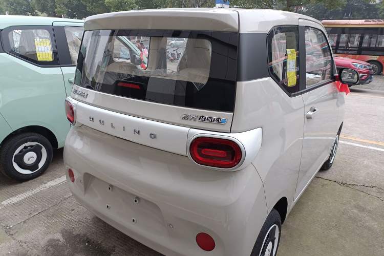 Used Wuling Hongguang MINIEV 2024 3rd Generation 215km Youth Edition
