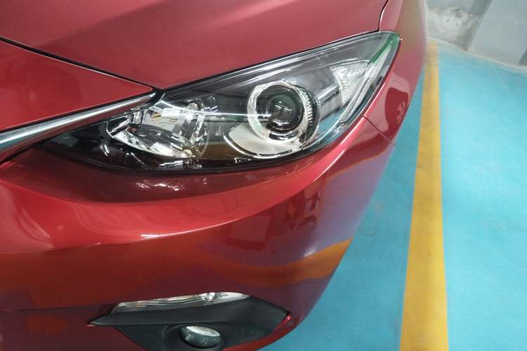 Used Mazda Mazda 3 Axela 2016 Sedan 1.5L Automatic Comfort Model
