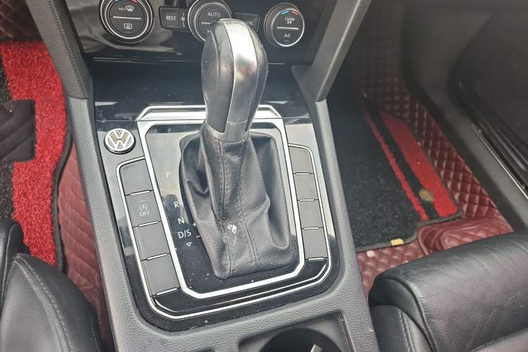 Used Volkswagen Magotan 2018 Facelift 330TSI DSG Luxury Model
