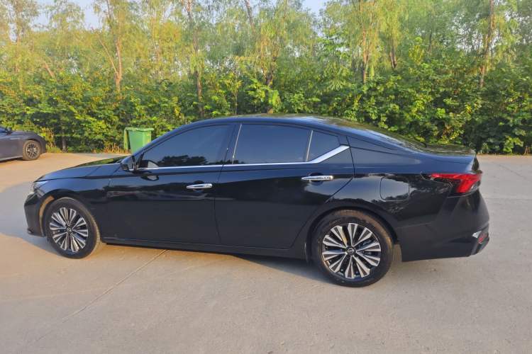 Used Nissan Teana 2024 2.0L SV Black Gold Edition
