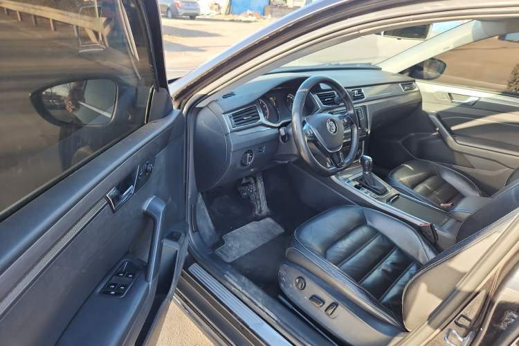 Used Volkswagen Passat 2016 330TSI DSG Luxury Edition
