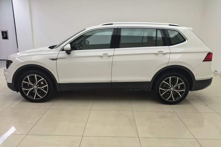 Used Volkswagen Tiguan L 2017 380TSI Automatic All-Wheel Drive Supreme Flagship Edition
