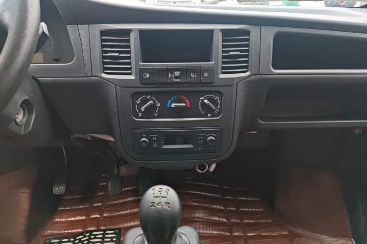 Used Wuling Zhiguang 2020 1.2L Practical Model China VI LSI
