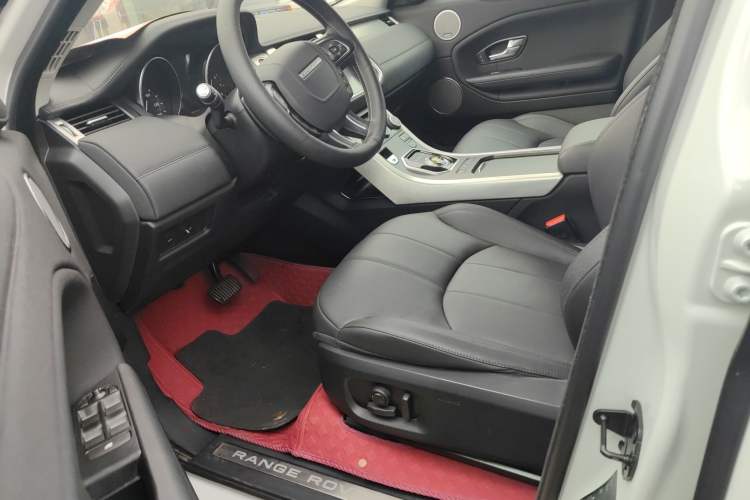 Used Land Rover Range Rover Evoque 2018 240 PS SE Smart Brilliance Edition
