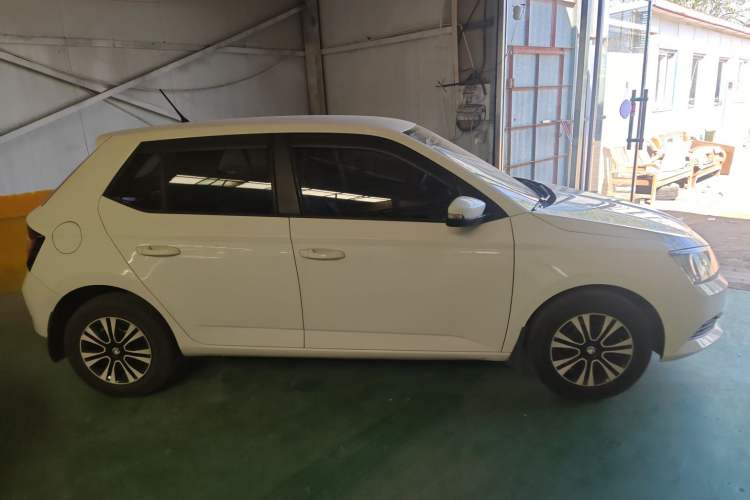 Used Skoda Fabia 2015 1.4L Automatic Front-Drive Model
