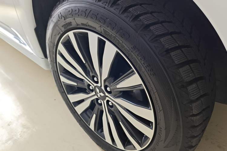 Used Mitsubishi Outlander 2021 Revised Version 2.0L Two-Wheel Drive Comfort Edition 5 Seats
