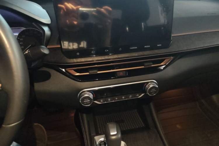 Used Nissan Teana 2024 2.0L SV Black Gold Edition
