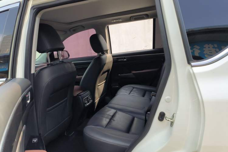 Used GAC Trumpchi GS7 2017 320T Two-Wheel-Drive Luxury Smart Connectivity Model