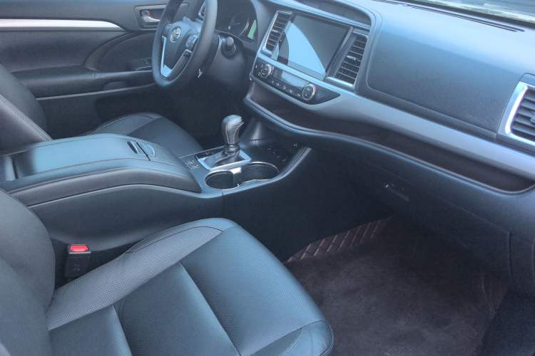 Used Toyota Highlander 2015 2.0T Four-Wheel Drive Luxury Edition 7-Seater
