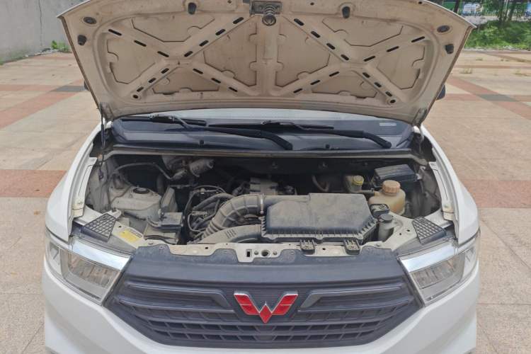 Used Wuling Hongguang V 2019 1.5L Jingqu Version China VI LAR