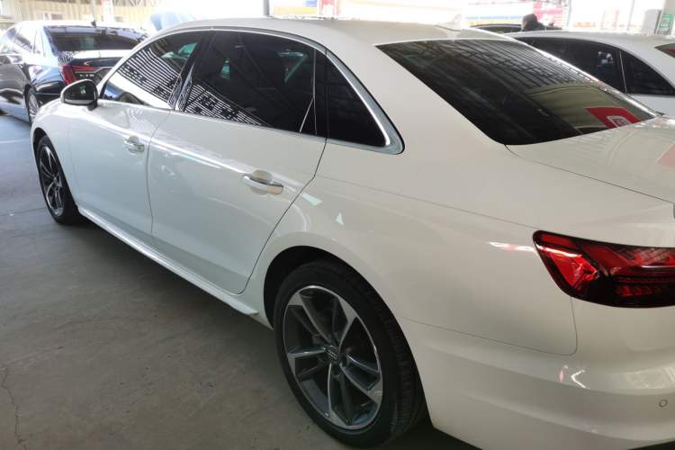 Used Audi A4L 2020 40 TFSI Fashionable and Elegant Model
