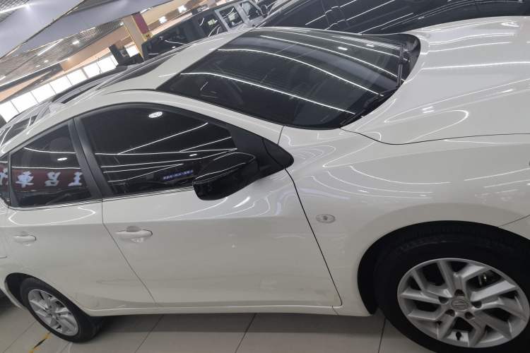 Used Nissan Tiida 2021 1.6L CVT Cool Edition
