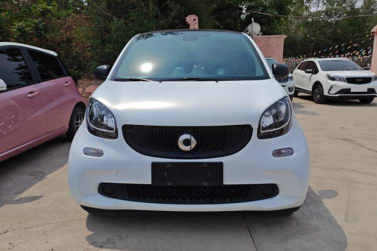 Used  fortwo 2015 1.0L 52 kW hardtop Dynamic version
