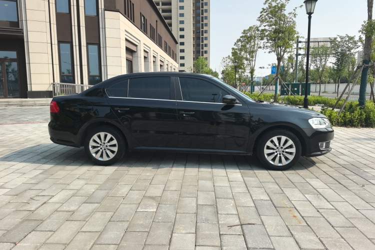 Used Volkswagen Lavida 2013 Restyled Classic 1.6L Automatic Comfort Edition
