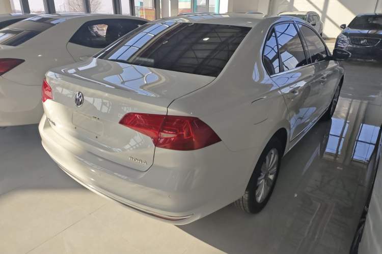 Used Volkswagen Bora 2016 1.6L Automatic Comfort Model
