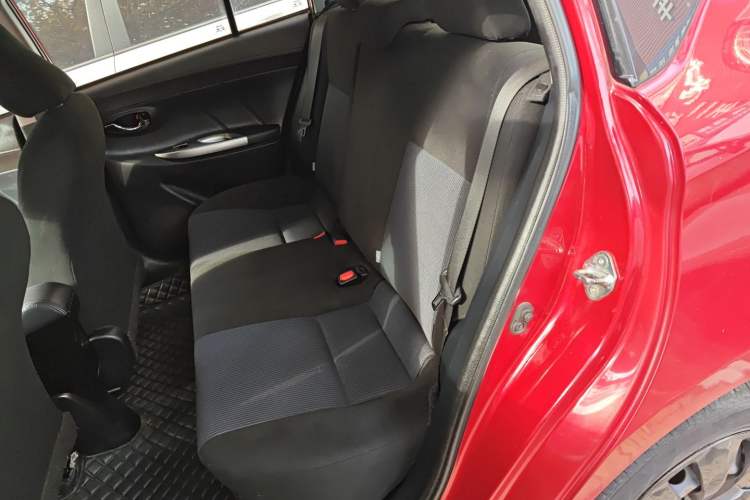 Used Toyota YARiS L 2015 1.5E Automatic Charm Edition
