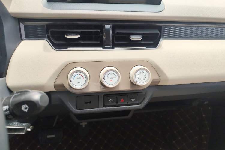 Used Chery QQ Ice Cream 2024 Edition Youth Version 205km Sundae
