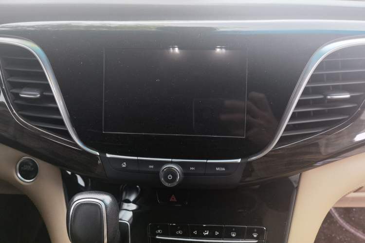 Used Buick GL8 2017 ES 28T Luxury Model China V Standard
