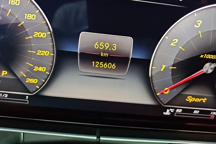 Used Mercedes-Benz E-Class 2019 E 300 L Sporty and Stylish Model
