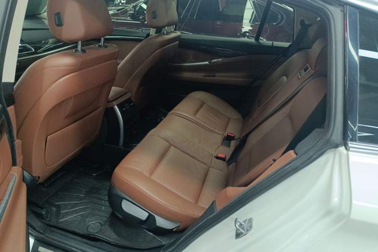 Used BMW 5 Series GT 2014 528i Leading Model
