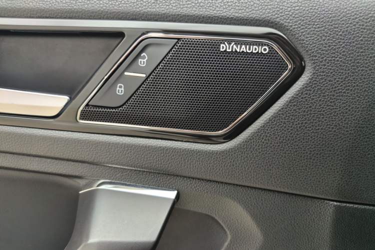 Used Volkswagen Tiguan L 2017 380TSI Automatic All-Wheel Drive Supreme Flagship Edition
