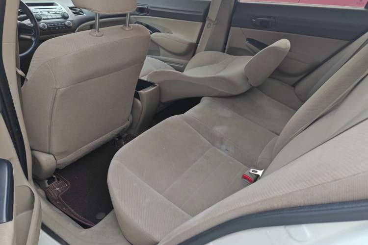 Used CIIMO CIIMO 2015 1.8L automatic comfort version
