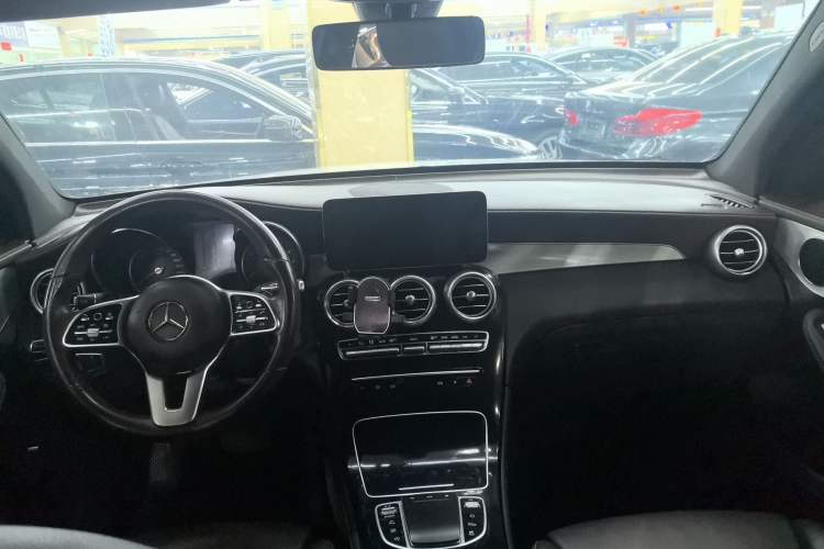 Used Mercedes-Benz GLC 2020 GLC 260 L 4MATIC Dynamic Model
