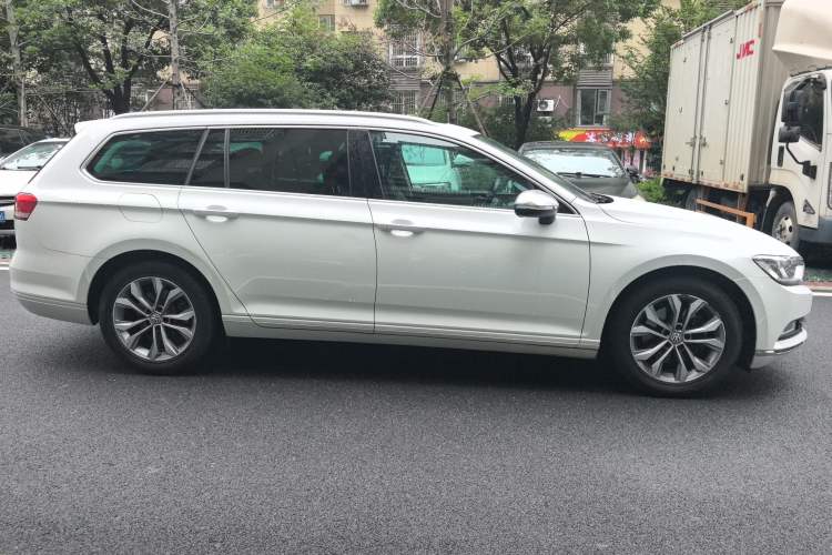 Used Volkswagen Variant 2016 280TSI Two-Wheel-Drive Comfort Edition
