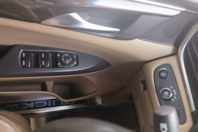 Used Buick GL8 2017 ES 28T Luxury Model China V Standard
