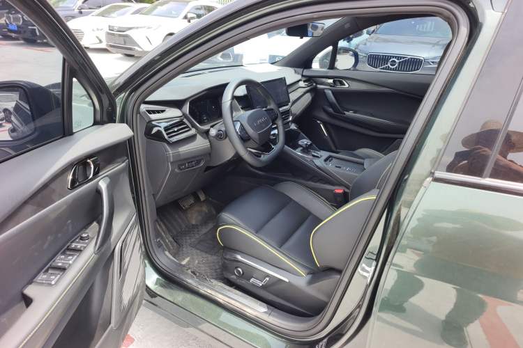 Used Lynk & Co 06 2023 Remix 1.5T Hero
