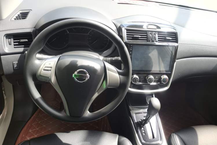 Used Nissan Tiida 2016 1.6L CVT Cool Dynamic Edition
