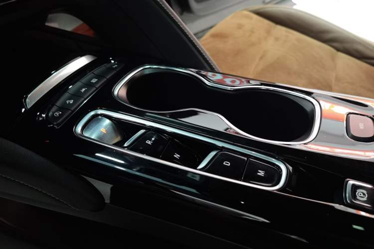 Used Buick Envision 2020 Encore S 652T Four-Wheel Drive Luxury Model
