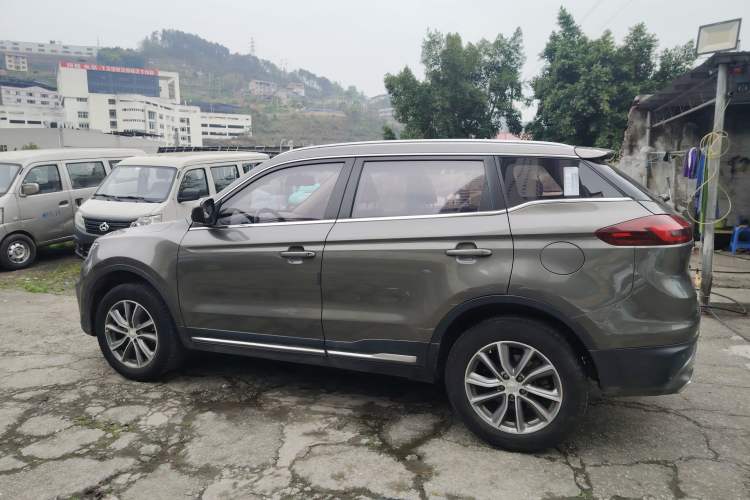 Used Geely Auto Emgrand X7 Sport 2018 2.0L Manual Two-Wheel Drive Zhiya Version
