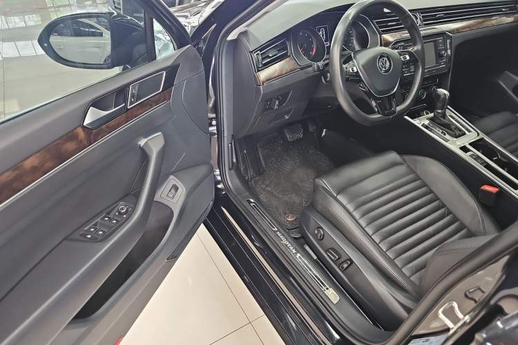 Used Volkswagen Magotan 2018 Facelift 380TSI DSG Luxury Version
