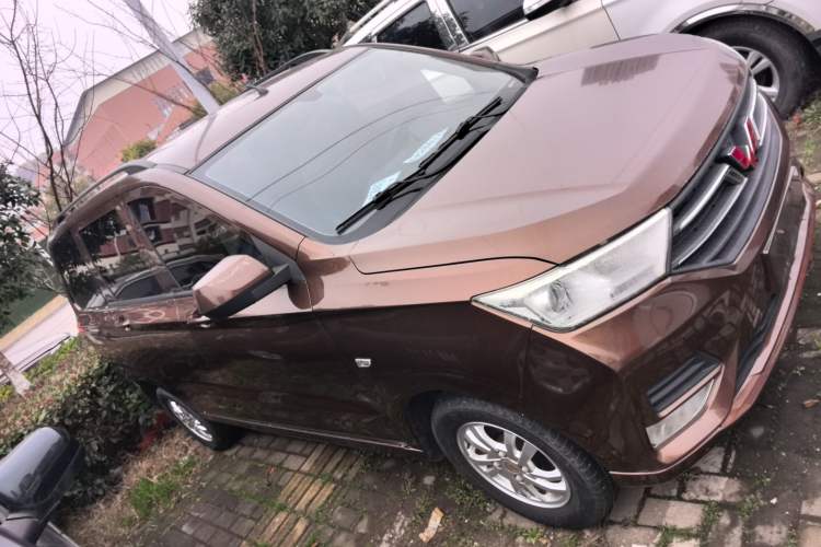 Used Wuling Hongguang 2019 1.5L S Standard Version China VI LAR
