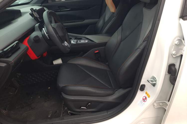 Used Changan UNI-V 2022 1.5T Prestige Version
