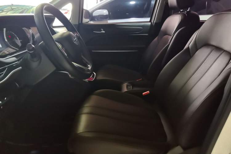 Used GAC Trumpchi M6 2019 270T DCT Luxury Edition (6-seater) China VI
