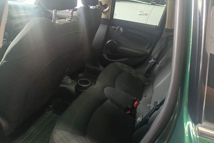 Used  MINI 2016 1.5T COOPER Five-Door Edition
