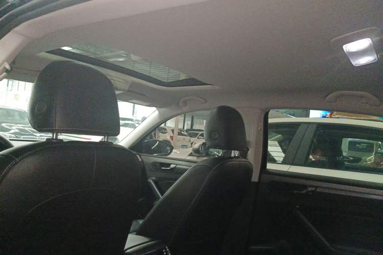 Used Volkswagen Passat 2016 1.8T Government Procurement Version (CEA Engine + 6AT)
