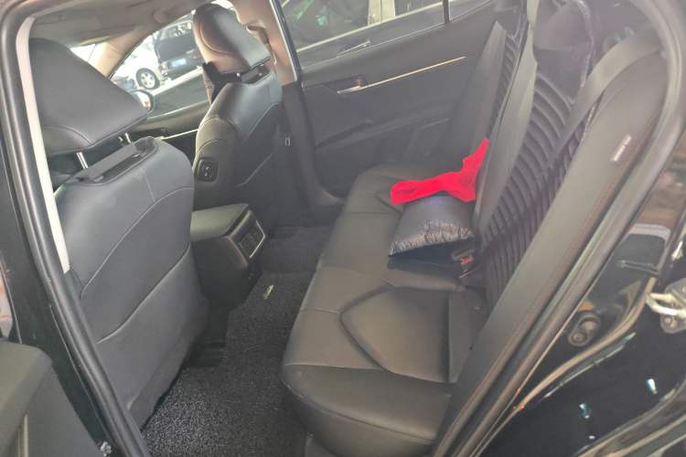 Used Toyota Camry 2021 2.0G Luxury Edition
