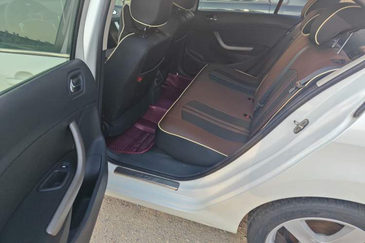 Used Peugeot 408 2013 2.0L Automatic Comfort Edition
