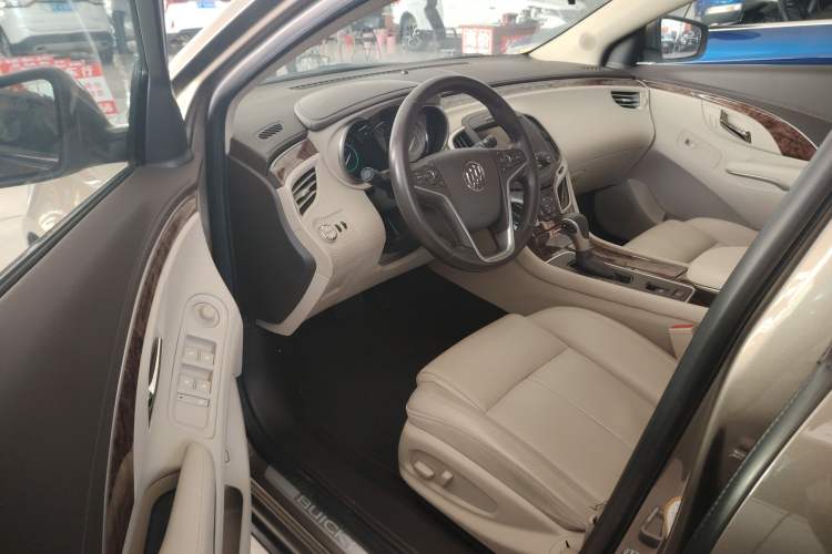 Used Buick LaCrosse 2013 2.4L SIDI Leading Comfort Version
