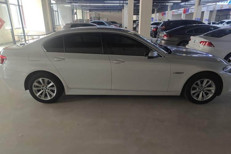 Used BMW 5 Series 2014 520Li Elegant Model
